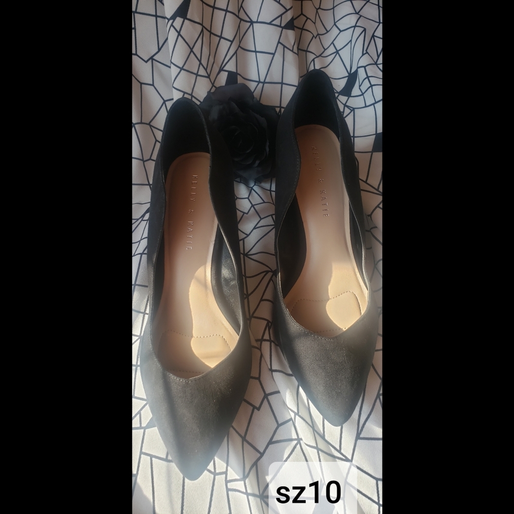 Velvet classy but yet sexy stilettos size 10